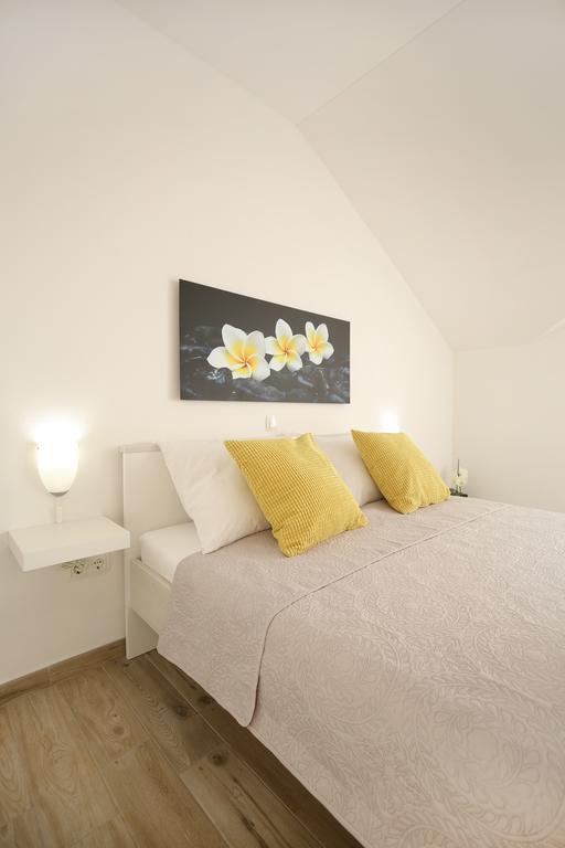 Apartments Nada Sukošan Esterno foto