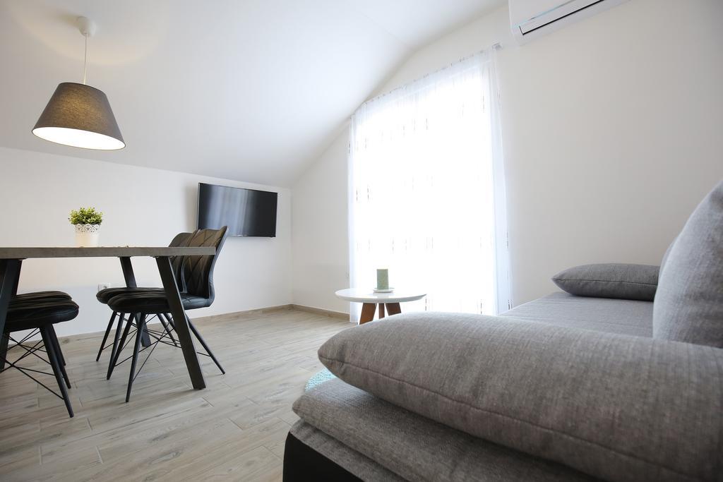 Apartments Nada Sukošan Esterno foto