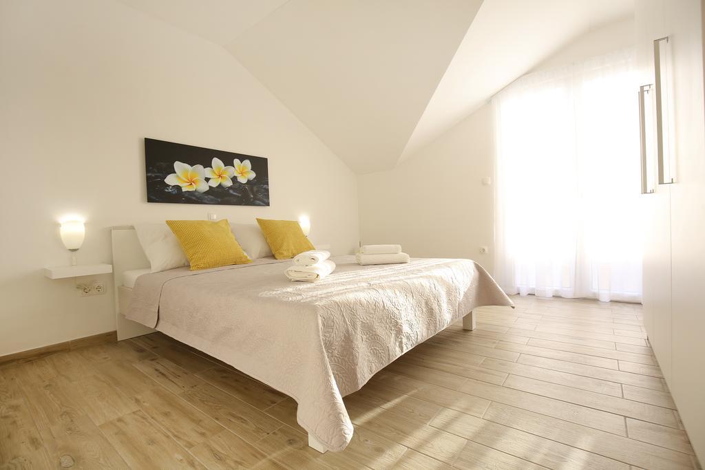 Apartments Nada Sukošan Esterno foto